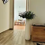 Apartman Park West Terrace - Free Garage Parking - 2 Separate Bdr - Ac - Self Check-in Budapest