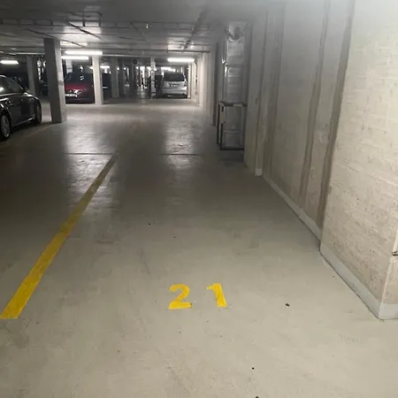 Daire Park West Terrace With Private Parking *