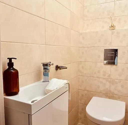 Park West Terrace - Free Private Parking 公寓 *