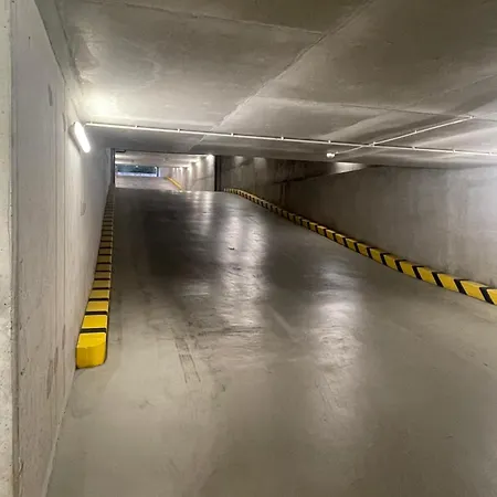 Daire Park West Terrace - Free Garage Parking - 2 Separate Bdr - Ac - Self Check-in