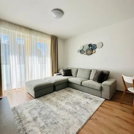 Daire Park West Terrace - Free Garage Parking - 2 Separate Bdr - Ac - Self Check-in