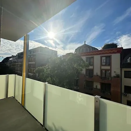 Park West Terrace - Free Garage Parking - 2 Separate Bdr - Ac - Self Check-in Daire *