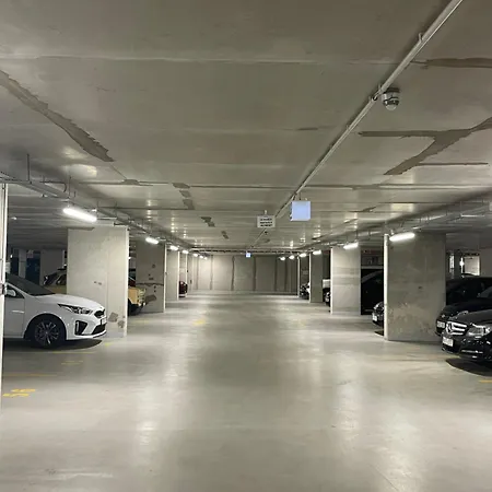 דירה Park West Terrace - Free Garage Parking - 2 Separate Bdr - Ac - Self Check-in *