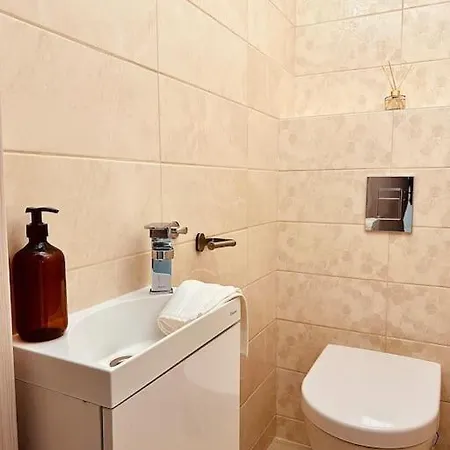 Park West Terrace - Free Garage Parking - 2 Separate Bdr - Ac - Self Check-in דירה *