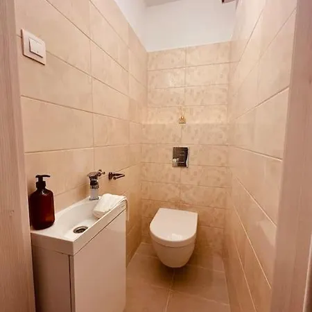 דירה Park West Terrace - Free Garage Parking - 2 Separate Bdr - Ac - Self Check-in
